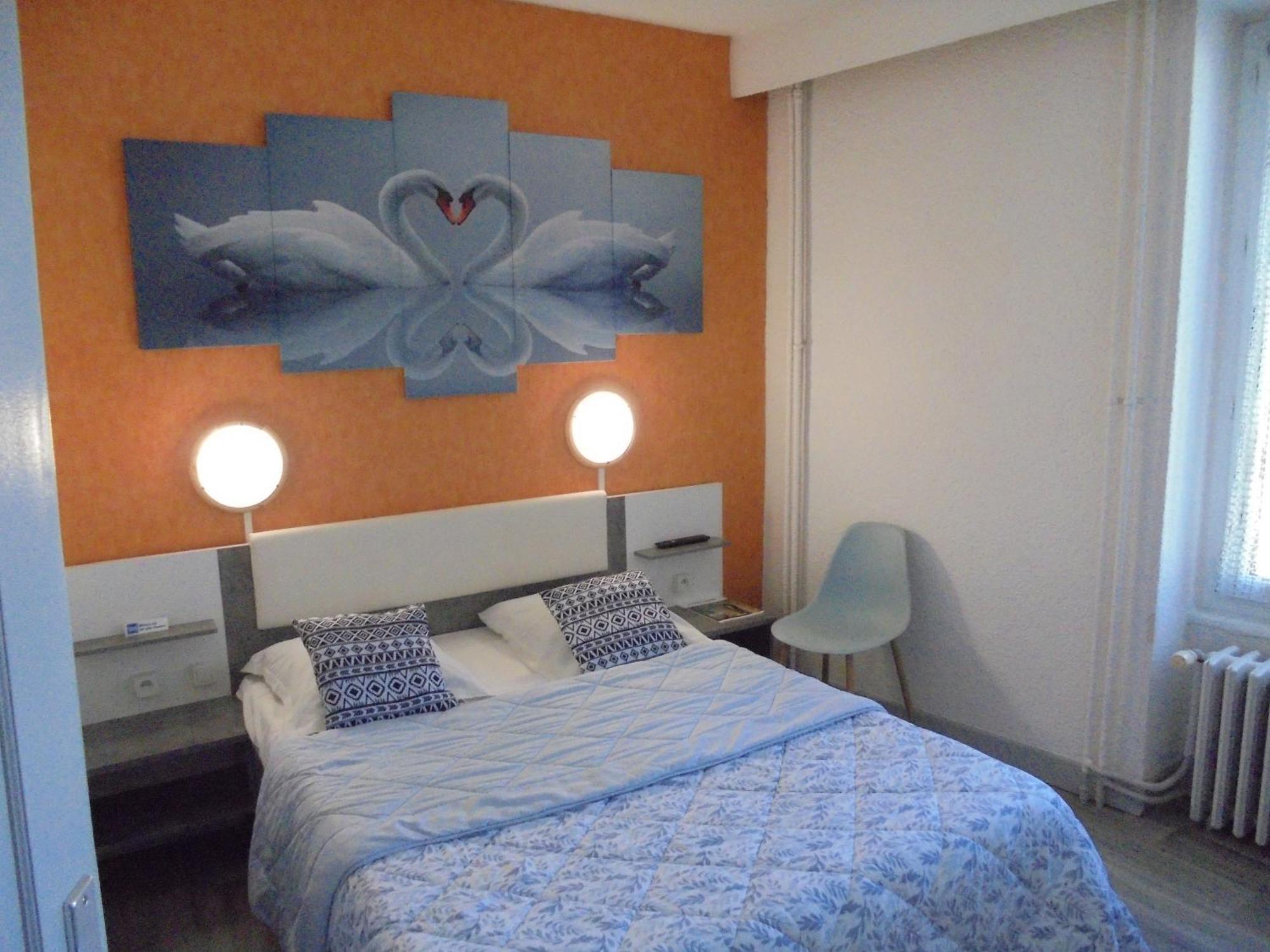 Hotel De La Gare Montluçon Zewnętrze zdjęcie