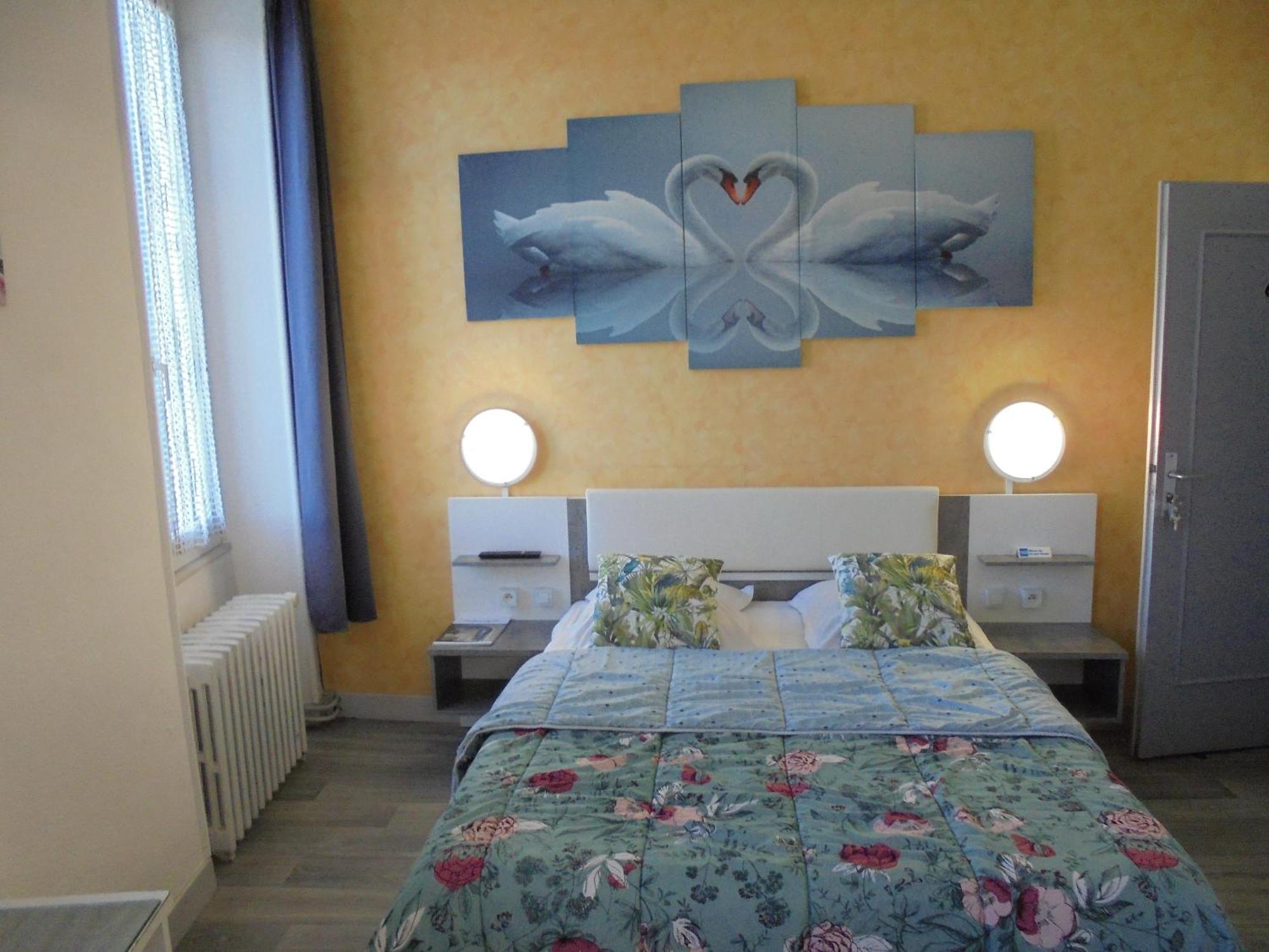 Hotel De La Gare Montluçon Zewnętrze zdjęcie