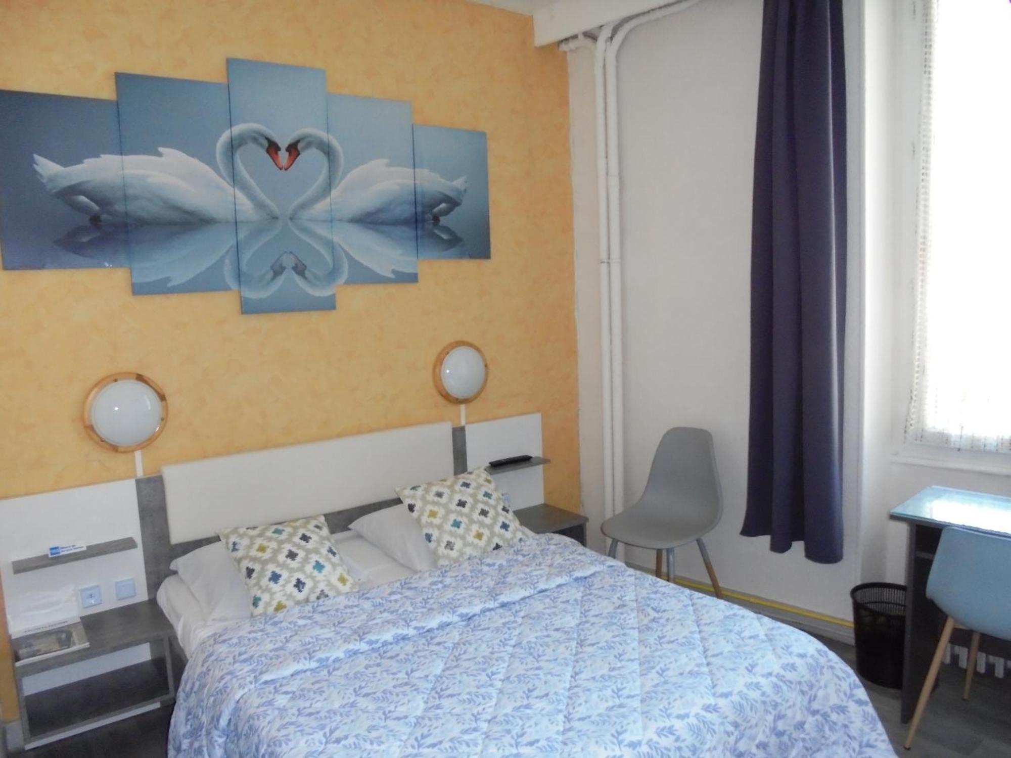 Hotel De La Gare Montluçon Zewnętrze zdjęcie