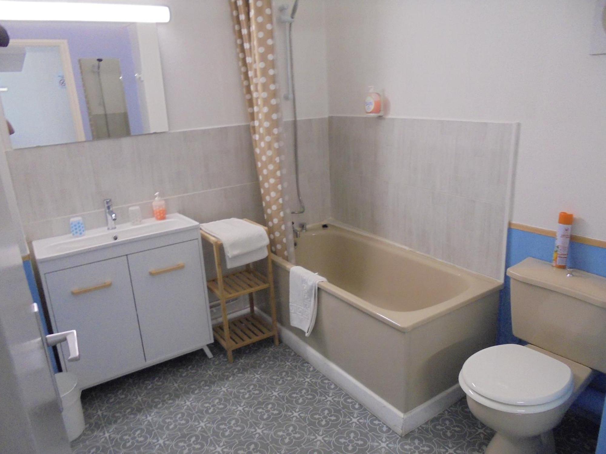 Hotel De La Gare Montluçon Zewnętrze zdjęcie